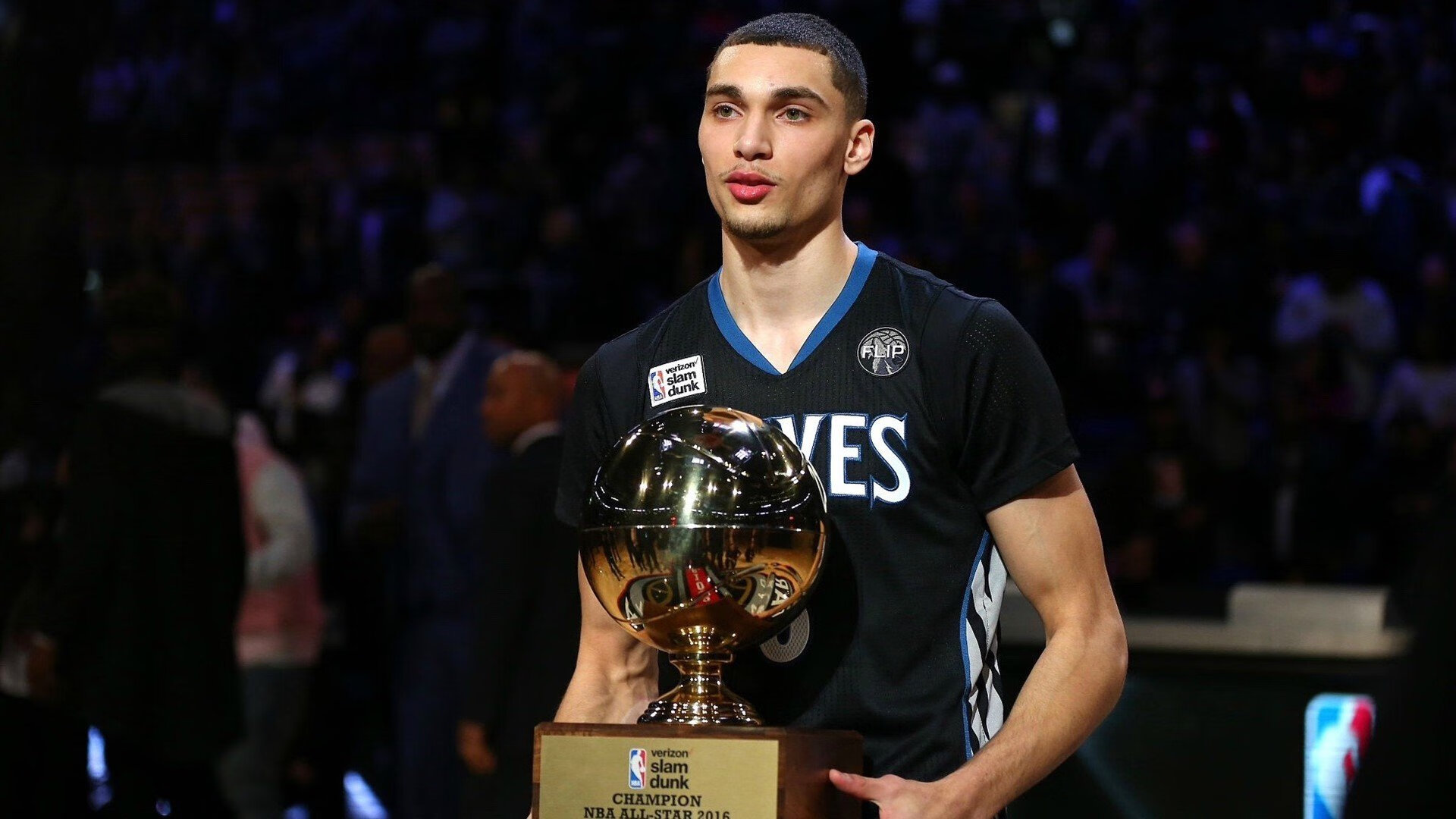 国际青少年篮球训练营结营赛 多位前职业球员现场指导